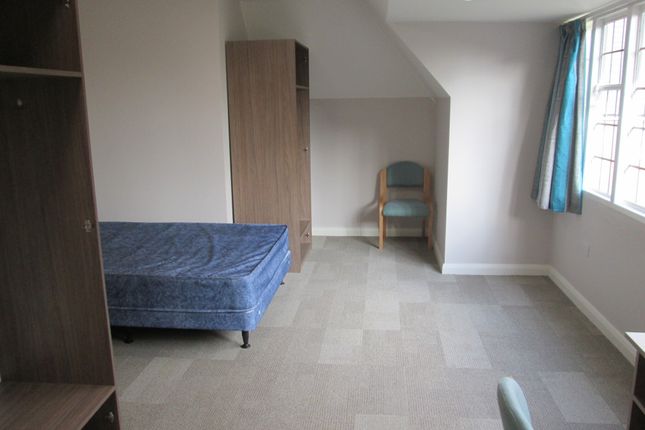 Room to rent in Weoley Park Road, Selly Oak, Birmingham