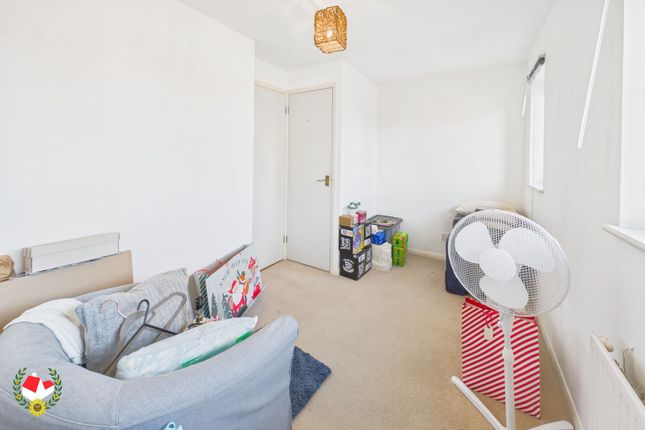 29 Downy Close, Gloucester photo 4