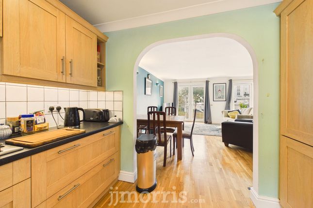 27 Kensington Gardens, Haverfordwest photo 2
