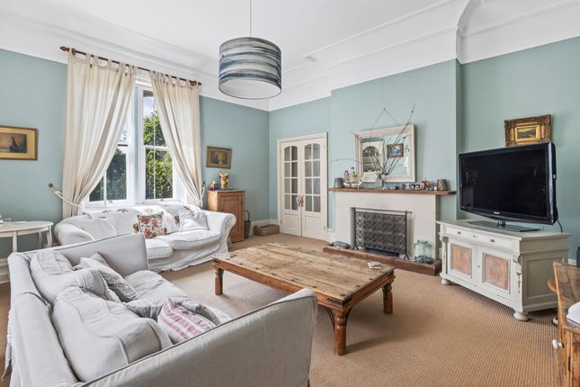 Wye House, East Grinstead photo 3