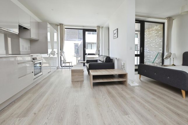 Flat 401 Sailors House, 16, Deauville Close, London photo 3