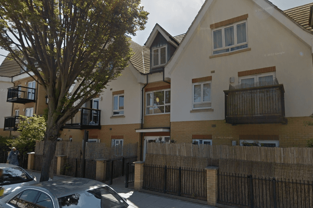 Thumbnail Flat to rent in Featherstone Road, Southall