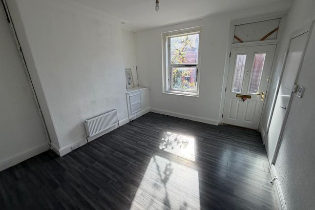 10 Belvedere Avenue, Leeds photo 2