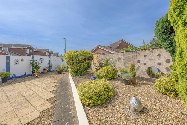 7, Prosper Meadow, Kingswinford photo 3