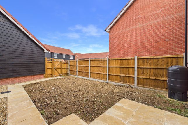 21, Saltsman Road, Bury St Edmunds photo 3