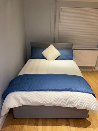 Room 5 8, Cavalier Gardens, Hayes photo 5