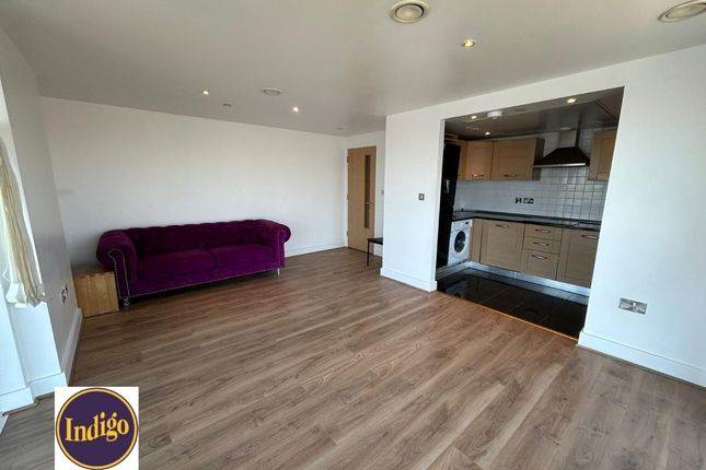 Flat to rent in Jigger Mast House, Mast Quay, Woolwich