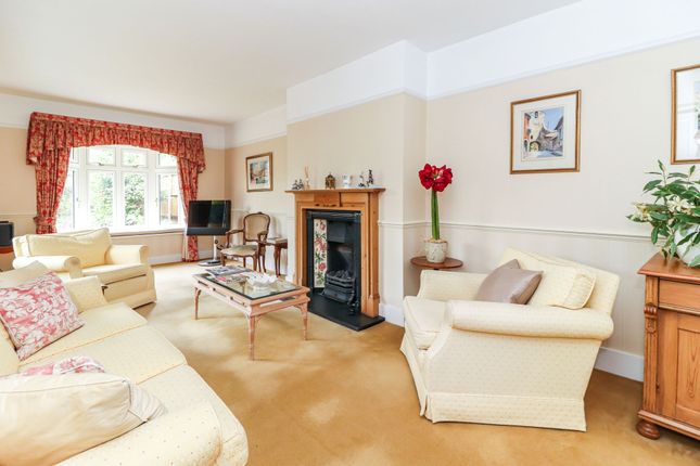 5 Kings Lane, Hertfordshire photo 3
