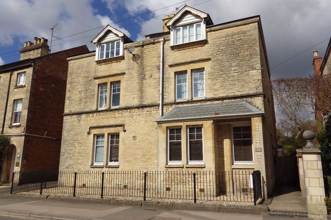 Thumbnail Flat to rent in Ashcroft Road, Cirencester