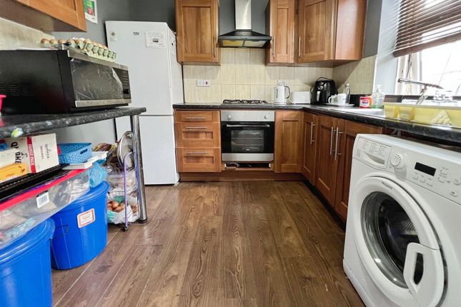 22.., Westminster Terrace, Bradford photo 5
