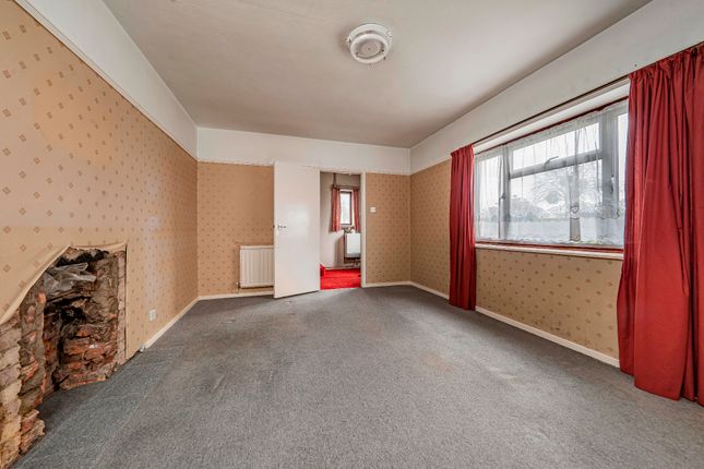 321 Uxbridge Road, Slough photo 3