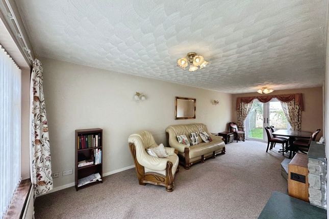 10, Fawdon Grove, Morpeth photo 4