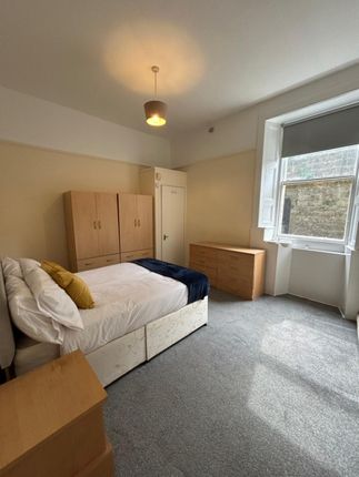 Thumbnail Flat to rent in Royal Crescent, New Town, Edinburgh