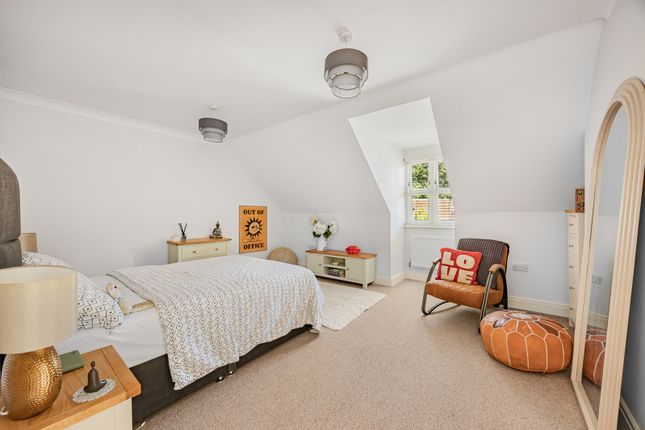 62, Highgrove Avenue, Ascot photo 4