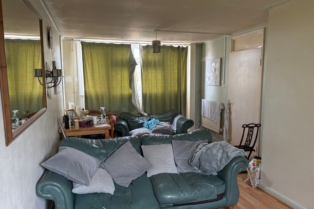 13 Allan Close, Tunbridge Wells photo 4