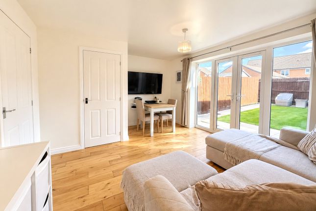 24, Paradise Orchard, Buckinghamshire photo 3