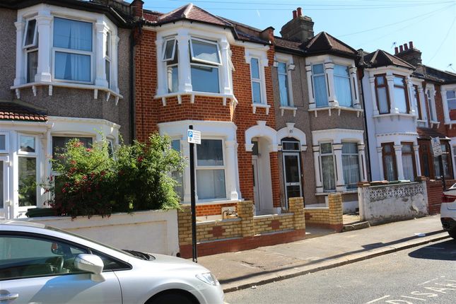 Studio house on 87, Byron Avenue, Manor Park, £1,100/mo