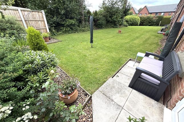 1, Meadow Court, Belper photo 3