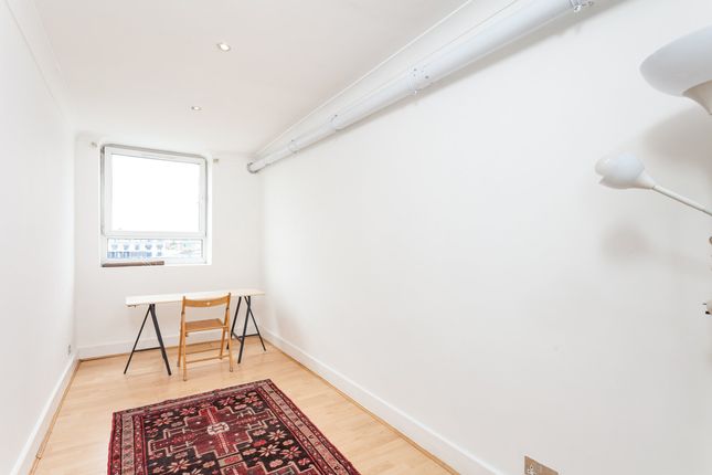 Flat C, 499, Hackney Road, London photo 4