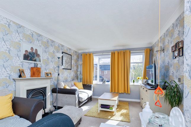 4, Winterburn Gardens, Leicester photo 3