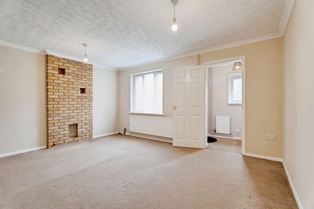 18, Flatford Close, Stowmarket photo 4