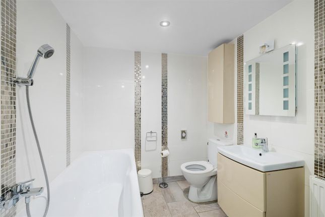 Granary Ensuite.