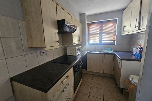 Flat 7, Jade House, Rainham photo 4