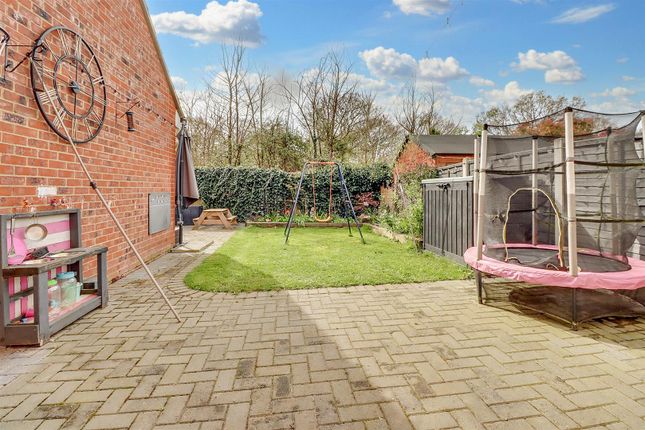 End terrace house for sale in Crawford Chase, Wickford