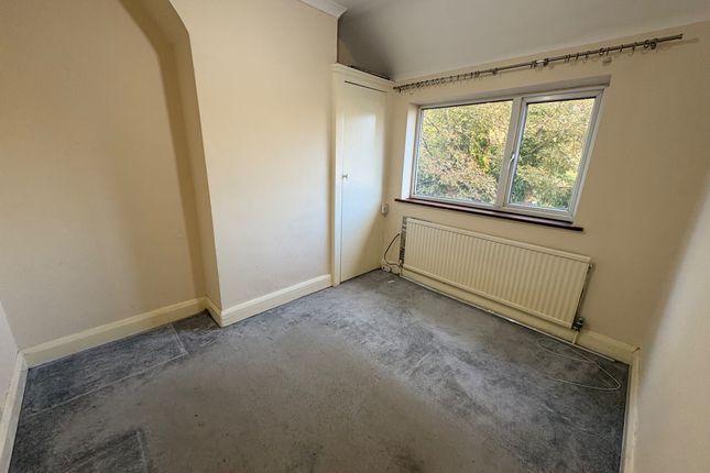 29, Bankside, Southall photo 5