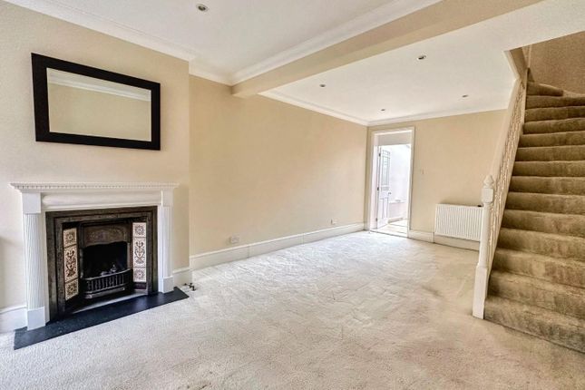 46, Alexandra Road, Windsor photo 2