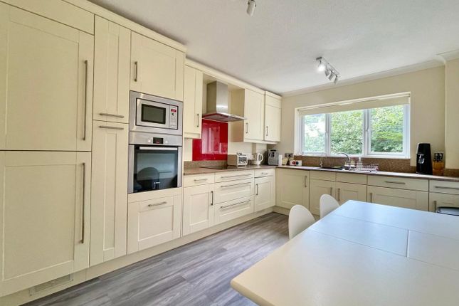Flat 4, Seapoint 64 Banks Road, Sandbanks photo 3