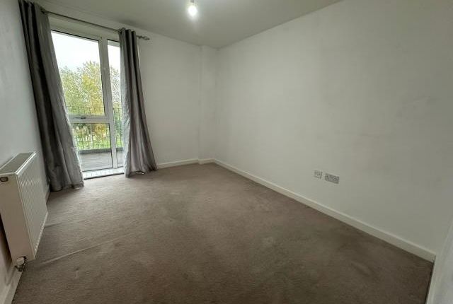 Flat 131 Crossways, Windsor Road, Slough photo 3