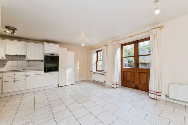 9, Castle Mews, Castle Street, Axminster photo 3