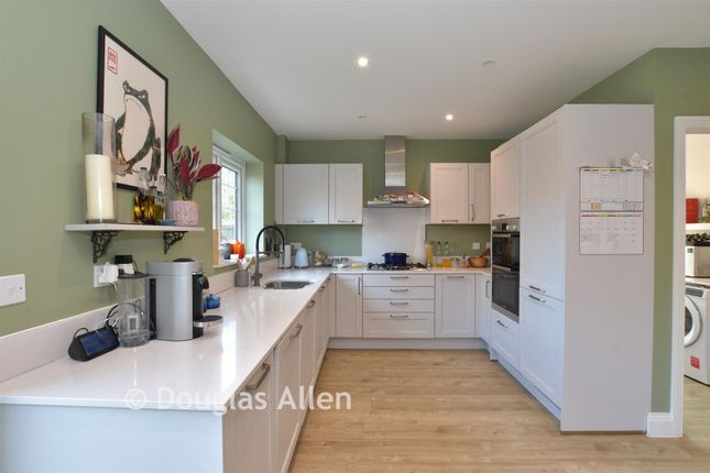 14, Archer Close, Coopersale photo 3