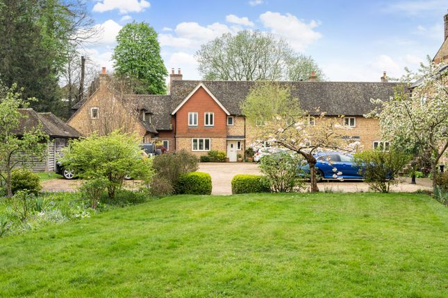 Terraced house for sale in North Street, Midhurst