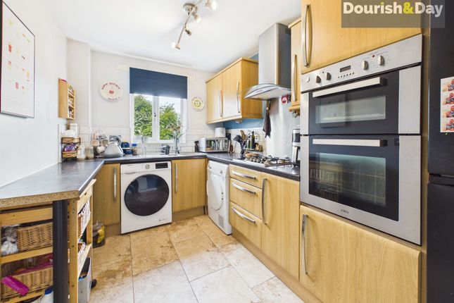 4 Marley Grove, Whitchurch photo 3
