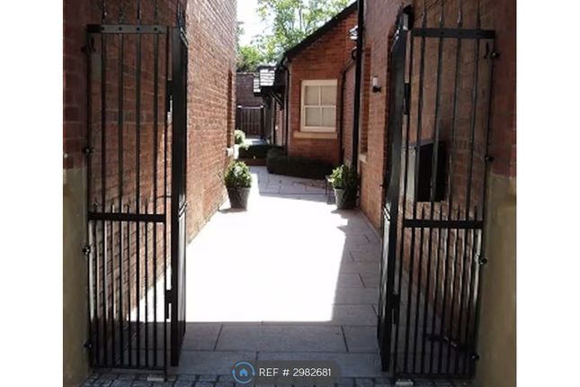 Willow St, Oswestry photo 3