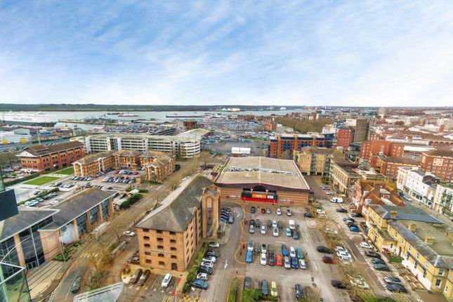 90 The Moresby Tower Admirals Quay,, Ocean Way, Hampshire photo 3