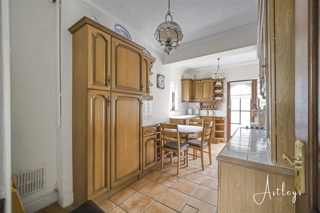 121, Havard Road, Llanelli photo 4