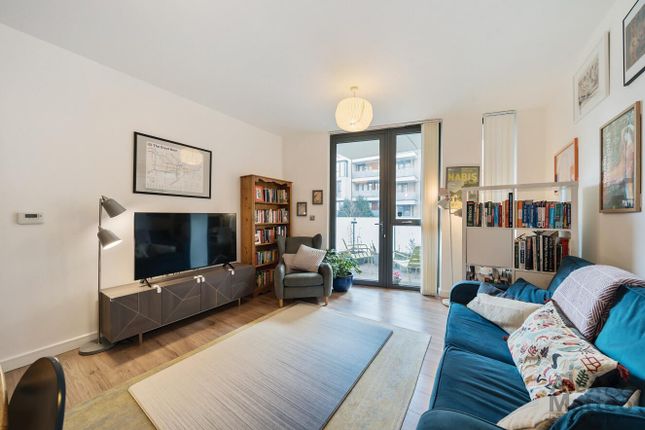 Flat 2 Sequoia House, Quebec Way, London photo 3