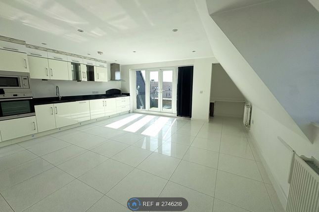 Flat, The Forge Woodlands Road, Wickford photo 2
