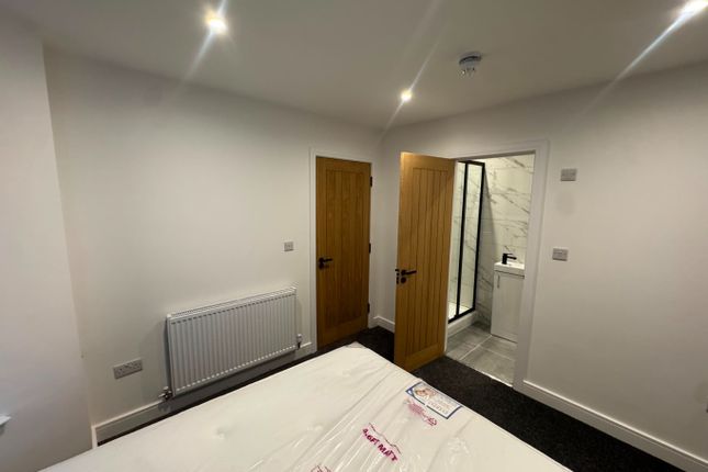 30 Glebe Street, Walsall, West Midlands photo 4
