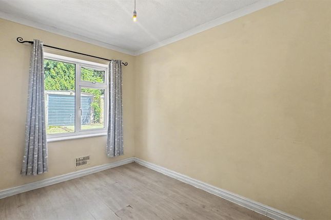 Beta Road, Farnborough photo 4
