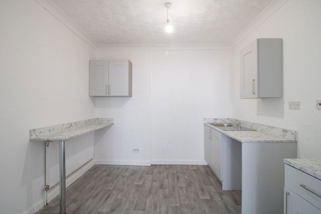 Flat 150a, Commercial Street, Blackwood photo 2