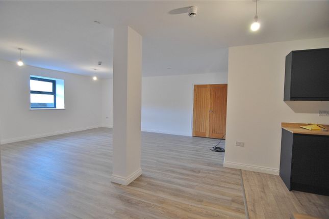 Flat 16, Clarendon Court,, London Road, Gloucestershire photo 4