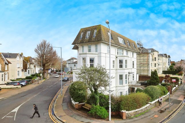 Flat for sale in Trinity Trees, Eastbourne