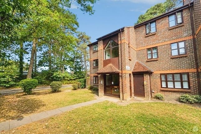 2, Townsend Close, Berkshire photo 4