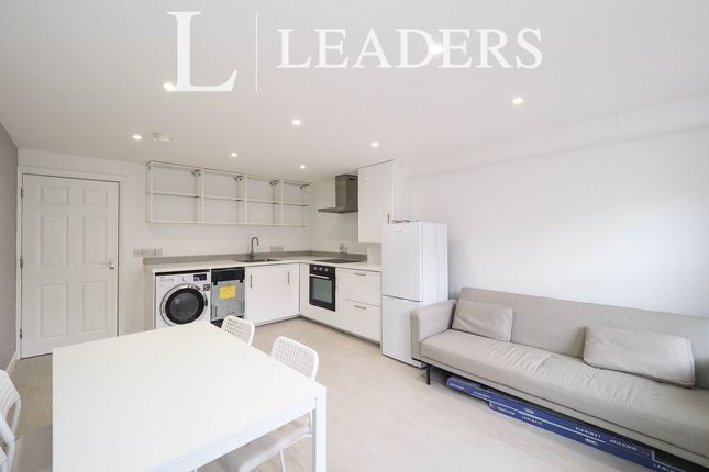 Flat 15, The Yard, Sophie Road photo 4