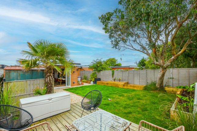 16, Sunset Close, Pevensey photo 3