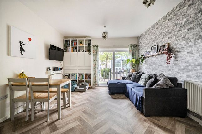 MTVH OR - Flat 40, Thorney House,, Drake Way, Berkshire photo 4